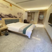 艺恋精品酒店(菏泽三角花园步行街店)