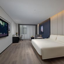 大理主城区泰业国际广场亚朵X酒店