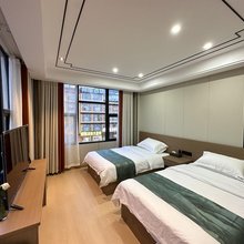 理塘雅杰酒店