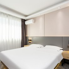 云景酒店(武汉大学街道口地铁站店)