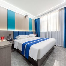 鑫客悦影院酒店