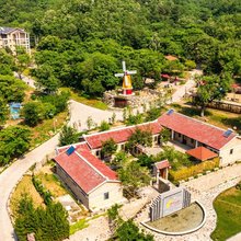 古县霍山云顶小镇客栈