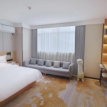 安顺欧曼cc酒店(黄果树大街安顺市人民医院店)