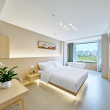 洛宁曼居酒店(聚魁楼店)