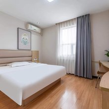 银座佳驿酒店(滕州火车站大润发店)