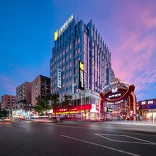 元熊酒店(和平夜市裕后街店)