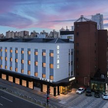上海陆家嘴蓝村路地铁站亚朵X酒店