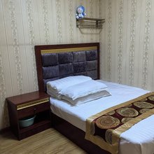 西宁苗玉锦宾馆