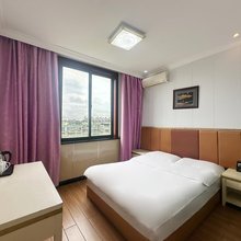 上海泉泉宾馆(宝山万达广场店)