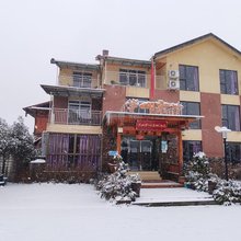 峨眉山半山云岭度假酒店(零公里景区店)