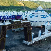 乌兰布统苏木落源度假村