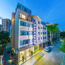 怡海居精品民宿(北海高铁站万达广场店)