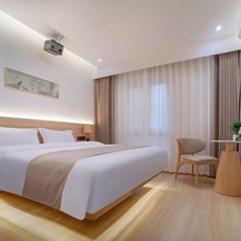 亚辰酒店(柳州五星步行街青云民生市场店)