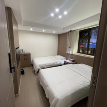 康逸民宿(康定新市前街店)