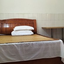 雄伟旅店