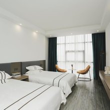 鸡山伴海民宿(鸡山岛旅游景区店)