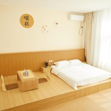拾贰客栈(长白山高铁站店)