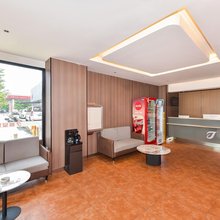 贵阳景呈酒店(花溪公园中曹司地铁站店)