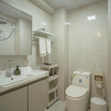 于柒设计师民宿(许昌万达广场胖东来天使城店)