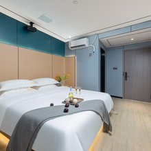 悦铂影院酒店(南昌八一广场滕王阁店)
