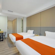 尼航商旅酒店(上海火车站长寿路地铁站店)