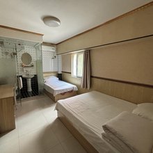 可雯旅馆(盛京医大滑翔万达广场店)