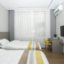 云之恋客栈(洱海机场店)