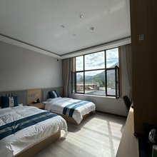 敦格央宗宾馆(扎古录镇店)