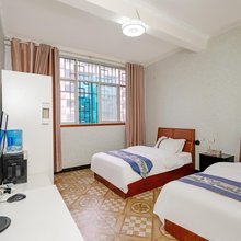 镇雄久惠宾馆(九棵树九年制学校初中店)