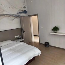 美途驿舍(昆明长水机场店)