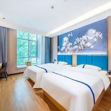 白钰兰智选酒店((兰州高铁西站糖酒市场店)