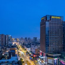 吾往天际酒店(成都梁家巷地铁站店)