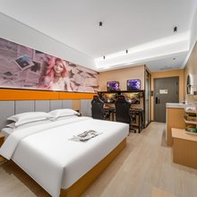 吉米电竞·酷驰酒店(桂林火车站万象城店)