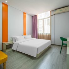 速7商务酒店(武汉体育学院虎泉地铁站店)