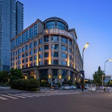 成都九天国际大酒店(成都南站三瓦窑地铁站店)