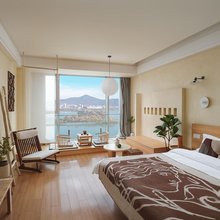 觅屿湖景投影公寓