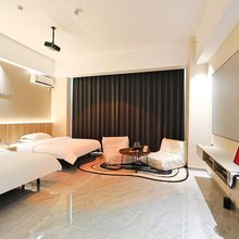 美凝·lazy轻奢全智能美宿(长春钜城国际中心新明街地铁站店)