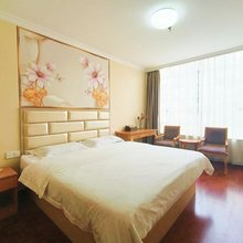 广州鸿泰商务宾馆(广州北站花城路地铁站店)