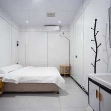 荣海假日宾馆(威海高铁站韩乐坊店)