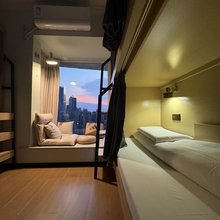 重庆浪浪山后青年旅舍(解放碑洪崖洞店)