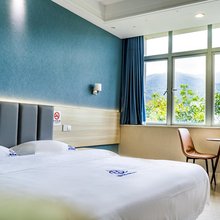 清华酒店(临沧市人民医院新院店)