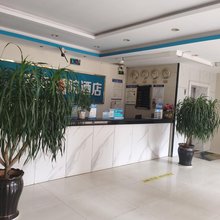平江青年影院酒店(县第五中学店)