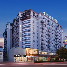 如家派柏云酒店(汉口火车站菱角湖万达广场店)