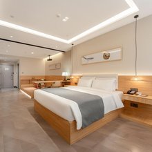长安·隐舍(西安钟楼地铁站回民街店)