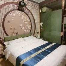 陌野影宿酒店(张家口高铁站建院店)