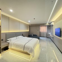 泊逸轻奢公寓(东莞福兴路店)