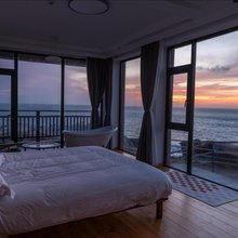 东极岛良筑海景日出民宿