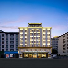 婺源文化广场景观桥亚朵酒店