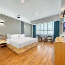 兰缇电影酒店(南太湖医院店)