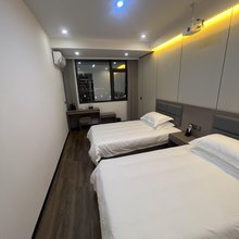 遇园民宿(横店影视城梦外滩店)